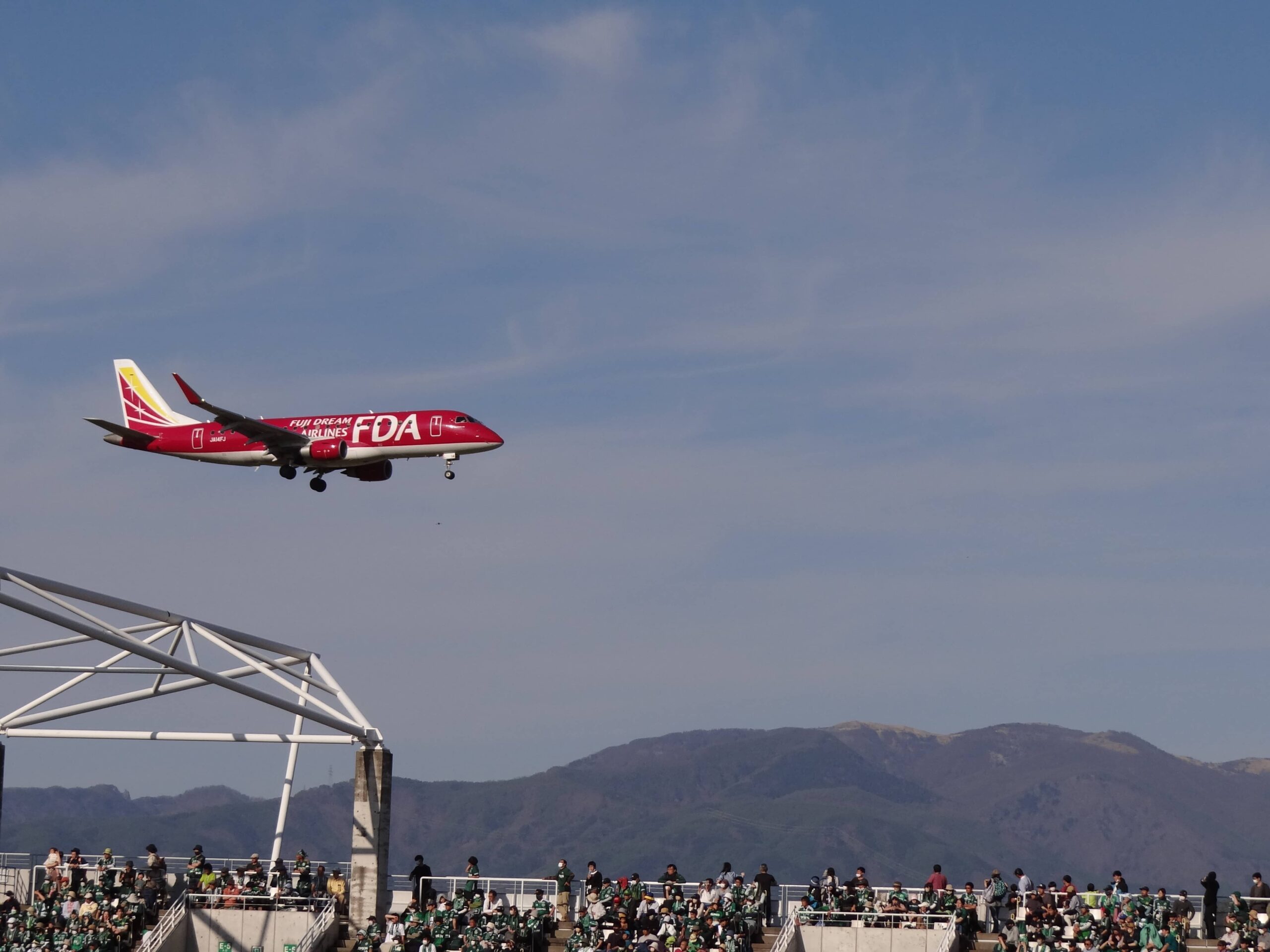 歌声よりも大きい音が